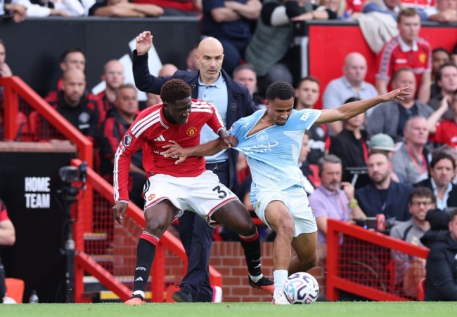 Ảnh bài viết Chấm điểm Man Utd: Mainoo chơi nổi bật; Đôi cánh Dalot - Dorgu nhạt nhòa