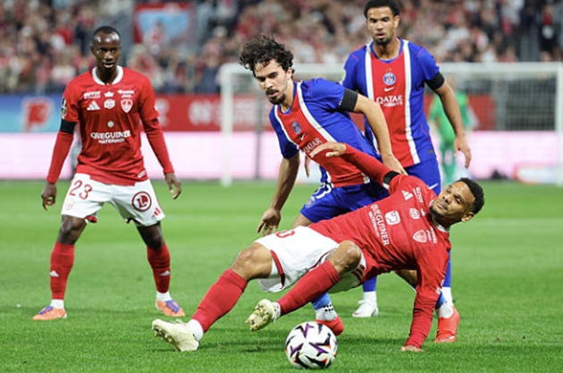 Ảnh bài viết Ferran Torres tỏa sáng, PSG thắng sát nút Brest trên sân khách