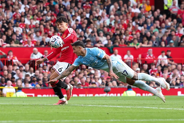 Ảnh bài viết Enzo Fernandez và lằn ranh tranh cãi tại derby Manchester