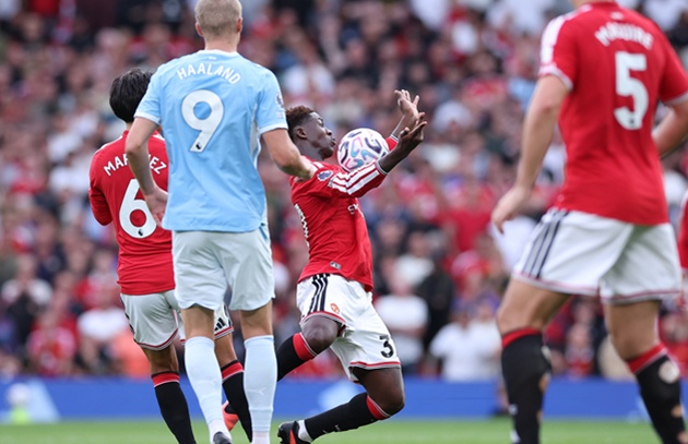 Toàn đội Man Utd thi đấu bế tắc. (Ảnh: EPA Images)