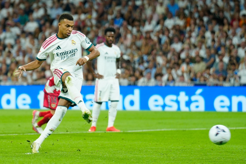 Khả năng tạo đột biến của Mbappe là không phải bàn cãi. Ảnh: EPA.