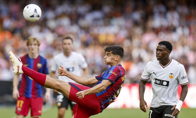 Gerard Martin sắp được Barca gia hạn hợp đồng. (Ảnh: EPA Images)