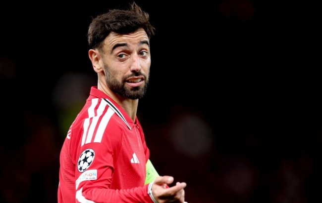 Ảnh bài viết Alan Shearer chỉ trích hành động của Bruno Fernandes ở derby Manchester
