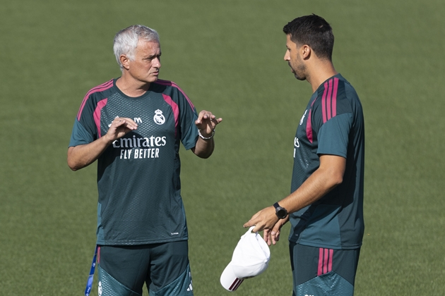 Jose Mourinho sẽ có những tính toán về mặt nhân sự phù hợp với từng đối thủ khác nhau. Ảnh: EPA