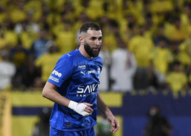 Ảnh bài viết Sếp lớn Bayer Leverkusen làm rõ khả năng đưa Benzema trở lại châu Âu