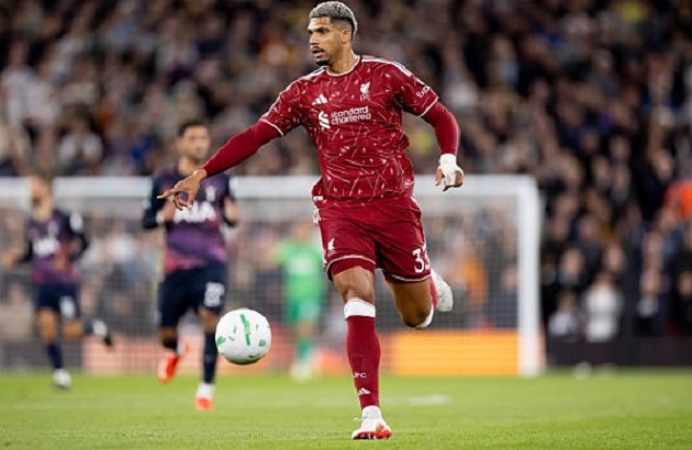 Ronald Araujo (8.0): Thi đấu lăn xả, bình tĩnh chuyền bóng và tranh chấp vô cùng mạnh mẽ. Ảnh: Gaspafotos/MB Media/Getty Images.

Milos Kerkez (6.0): Tích cực leo biên trong hiệp một nhưng thi đấu mờ nhạt hơn ở hiệp hai. Ảnh: Simon Stacpoole/Offside/Offside via Getty Images.

Joe Gomez (7.0): Thi đấu điềm tĩnh, phát động đợt tấn công dẫn đến pha mở tỷ số trước khi rời sân. Ảnh: Michael Regan/Getty Images.

Jeremie Frimpong (6.0): Năng nổ dâng cao tấn công và nỗ lực phong tỏa cầu thủ chạy cánh đối thủ trong hiệp hai. Tuy nhiên, chất lượng các pha xử lý nhìn chung chưa cao. Ảnh: Liverpool FC/Liverpool FC via Getty Images.

Alexis Mac Allister (8.0): Mở tỷ số bằng cú sút vào góc cao đẹp mắt và kiến tạo bàn thứ hai. Ảnh: Gaspafotos/MB Media/Getty Images.

Trey Nyoni (7.0): Giữ nhịp trận đấu tốt, thi đấu ấn tượng ở vị trí tiền vệ thu hồi bóng. Ảnh: Jan Kruger/Getty Images.

James McConnell (6.0): Di chuyển nhiệt huyết, tích cực tranh chấp nhưng hiệu quả trong các pha bóng quyết định chưa có. Ảnh: Jan Kruger/Getty Images.

Lewis Koumas (7.0): Di chuyển rộng làm điểm tựa hàng công, tạo áp lực thể chất lên đối thủ. Ảnh: Gaspafotos/MB Media/Getty Images.

Rio Ngumoha (6.0): Góp công vào bàn mở tỷ số nhưng bị hậu vệ đối phương phong tỏa hiệp hai. Ảnh: Gaspafotos/MB Media/Getty Images.

Cody Gakpo (8.0) - Cầu thủ xuất sắc nhất trận. Thi đấu thăng hoa với một bàn thắng cùng hai đường kiến tạo thành bàn. Ảnh: Liverpool FC/Liverpool FC via Getty Images.
