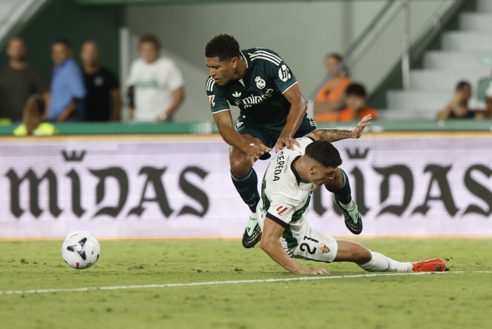 Jude Bellingham: 6.1 điểm. Không để lại nhiều dấu ấn sau khi được HLV Jose Mourinho tung vào sân ở phút 68. Ảnh: EPA Images.