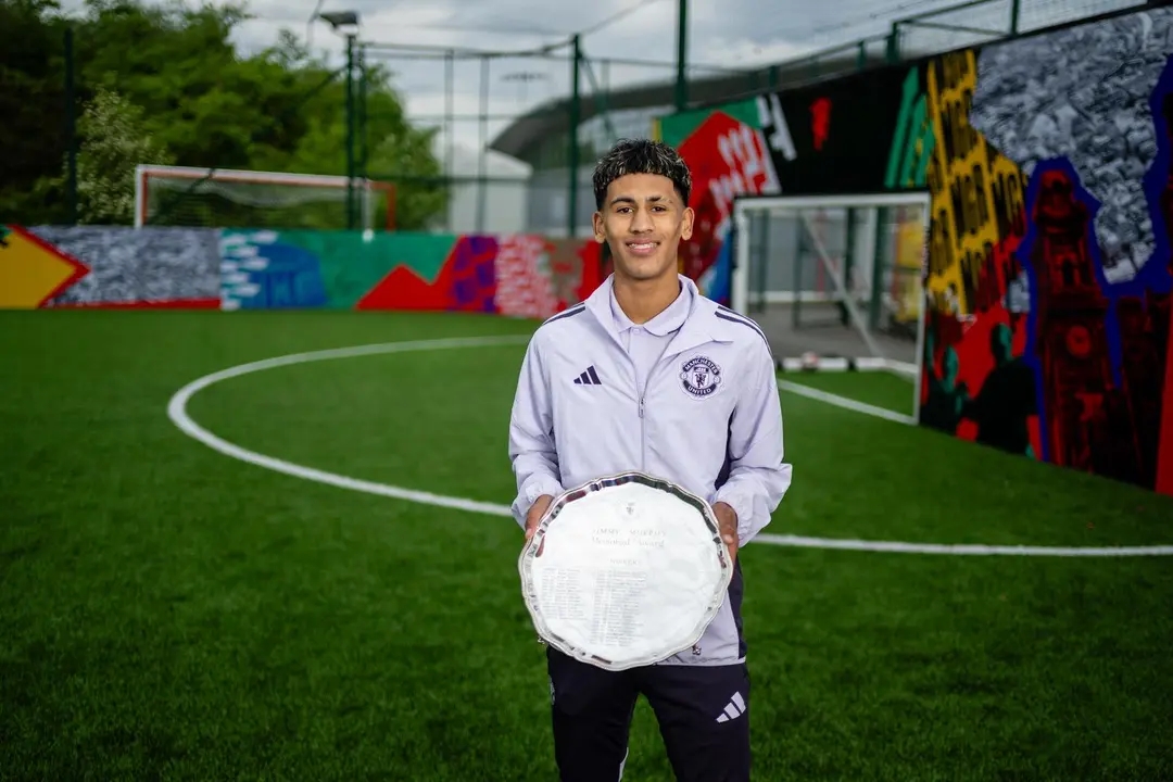 JJ Gabriel giành giải Cầu thủ trẻ xuất sắc nhất mùa của Man Utd. Ảnh: Manchester United FC.