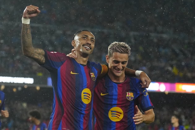 Ảnh bài viết Raphinha lập hat-trick, Barca vùi dập Racing Santander