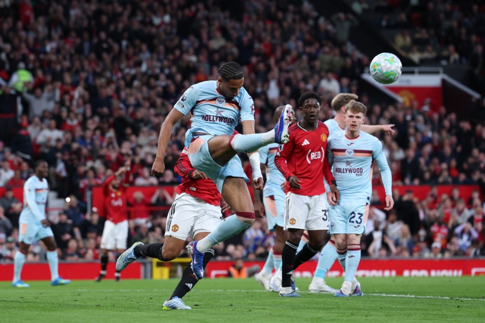 Kevin Schade là cái tên mà hàng thủ Chelsea phải đặc biệt dè chừng. Ảnh: EPA.
