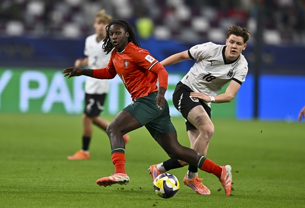 Ảnh bài viết HLV Sturm Graz đáp trả khi Arsenal nhắm mua Luca Weinhandl