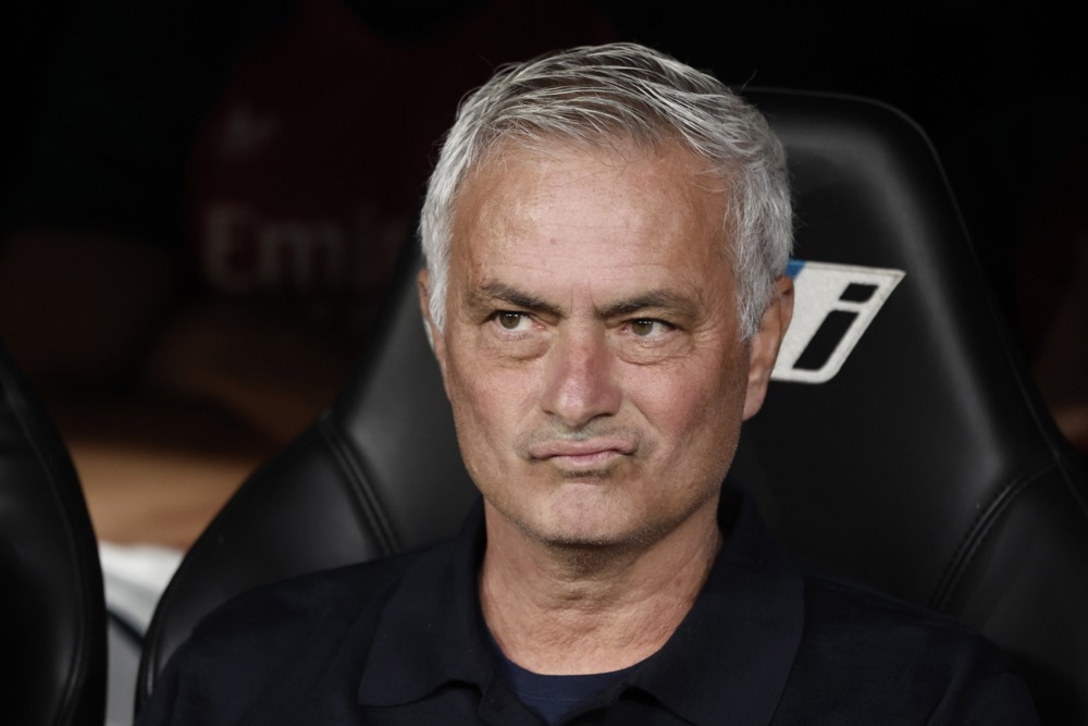 Mourinho và ban lãnh đạo phải cân nhắc kỹ về trường hợp của JJ Gabriel. Ảnh: EPA IMAGES.
