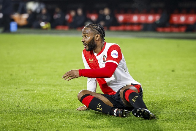 Ảnh bài viết Raheem Sterling và cú trượt dài ngoài sân cỏ