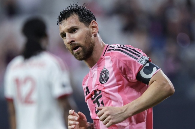 Messi l&agrave; ứng cử vi&ecirc;n nặng k&yacute; cho Quả b&oacute;ng v&agrave;ng 2026. Ảnh: EPA.
