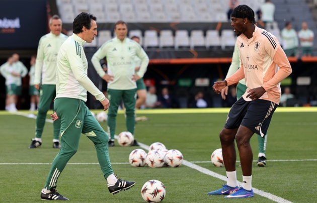 Abraham vừa ghi bàn tại Carabao Cup. (Ảnh: EPA Images)