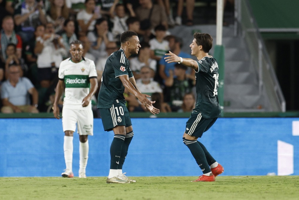 Guler quan trọng với Real kh&ocirc;ng k&eacute;m Mbappe. Ảnh: EPA.