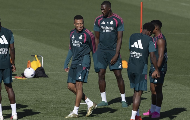 Ảnh bài viết Soi trận Atletico Madrid vs Real Madrid: Bản lĩnh kền kền