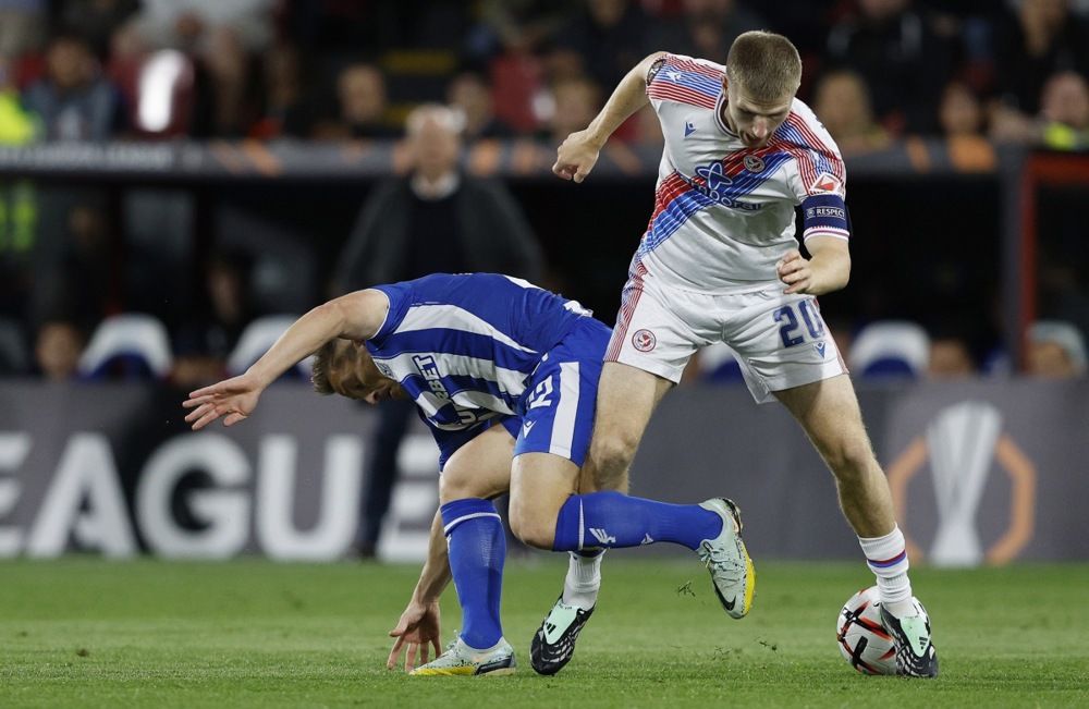 Adam Wharton được Chelsea săn đón. Ảnh: EPA.