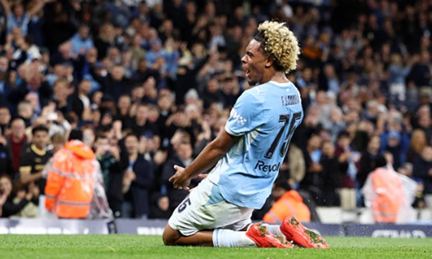Cha của Samba là nguồn động lực lớn nhất cho sao trẻ Man City. (Ảnh: Molly Darlington/Getty Images)