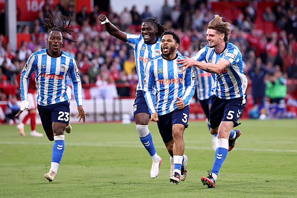 Ảnh bài viết Hút chết nhờ VAR, Coventry bất ngờ quật ngã Nottingham Forest