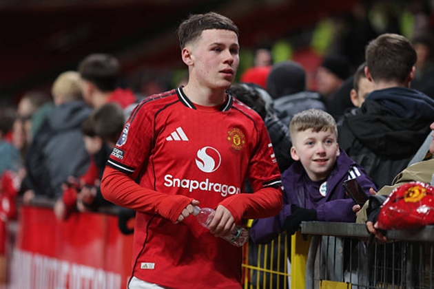 Ảnh bài viết Wayne Rooney âm thầm chắp cánh cho tương lai của Kai tại MU