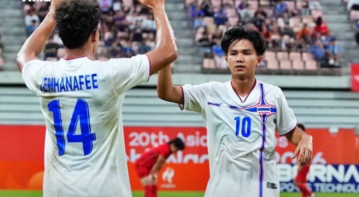 U23 Th&aacute;i Lan đ&egrave; bẹp U23 Hồng K&ocirc;ng trong lượt trận khai m&agrave;n bảng A Asiad. Ảnh: Facebook FA Thailand.