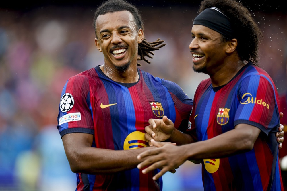 Ảnh bài viết Barca cân nhắc kéo Kounde trở lại đá trung vệ