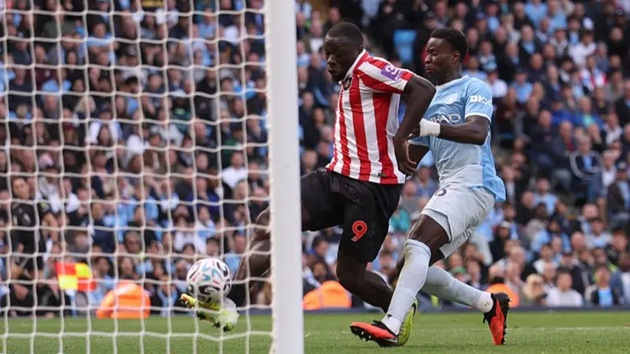 Brobbey lập hat-trick. (Ảnh: Harry Poole/Getty Images)