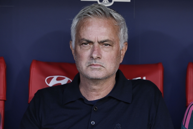 Real Madrid của Jose Mourinho liên tục bị thủng lưới. Ảnh: EPA/SERGIO PEREZ