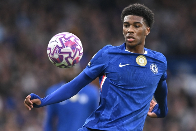 Ảnh bài viết Chelsea lo ngại làn sóng săn đón Josh Acheampong