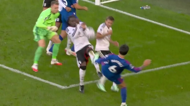 Ảnh bài viết Ngoại hạng Anh công bố băng ghi âm VAR từ chối penalty của MU