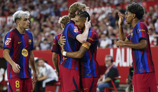 Barca thăng hoa tuyệt đối sau 7 vòng đầu tiên. (Ảnh: EPA Images)