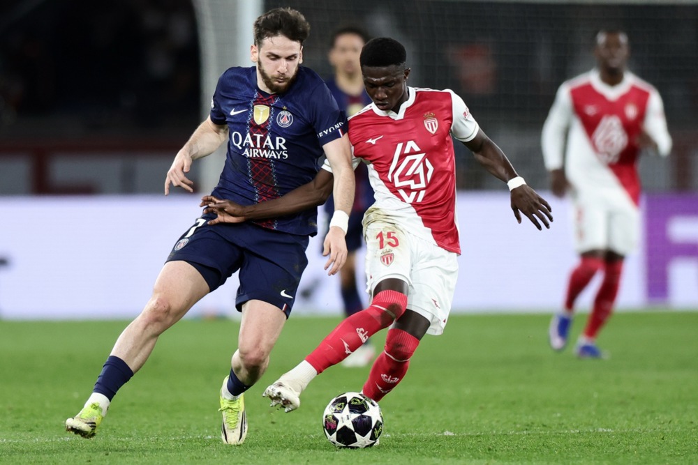 Ảnh bài viết Zakaria khuyên Lamine Camara từ chối đến Chelsea