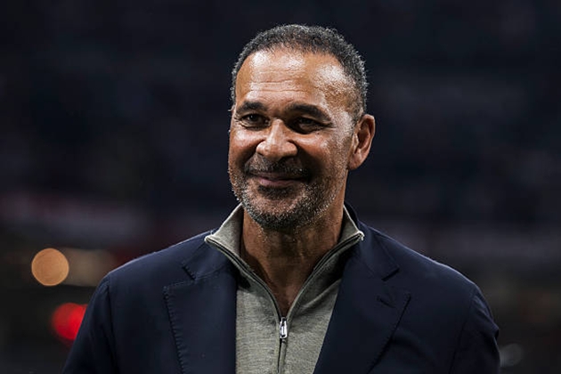 Huyền thoại Gullit cho rằng chính sách mua sắm của Chelsea và Liverpool chưa hiệu quả. Ảnh: Nicolo Campo/LightRocket via Getty Images
