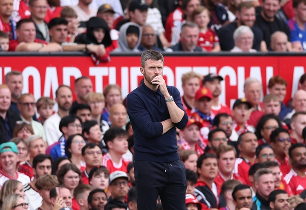 Michael Carrick ng&agrave;y c&agrave;ng đối mặt với nhiều &aacute;p lực. Ảnh: EPA