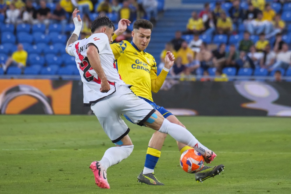Ảnh bài viết Chủ tịch Las Palmas kể lại cú quay xe của Barca với Marmol