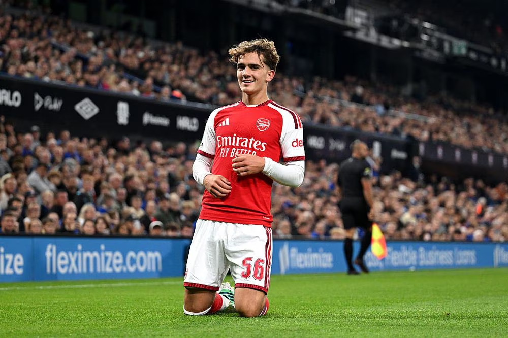Max Dowman tỏa s&aacute;ng trong trận thắng Ipswich. Ảnh: David Price v&agrave; Stuart MacFarlane/Arsenal FC.