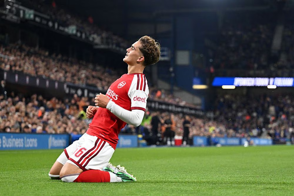 Max Dowman nhận được nhiều sự quan t&acirc;m. Ảnh: David Price v&agrave; Stuart MacFarlane/Arsenal FC.