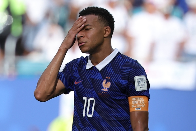Kylian Mbappe vắng mặt trong buổi tập mới đ&acirc;y của tuyển Ph&aacute;p. Ảnh: EPA/CRISTOBAL HERRERA-ULASHKEVICH