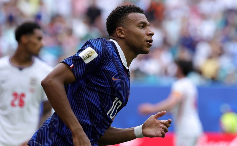 Ảnh bài viết Mbappe thừa nhận điên rồ khi vượt qua thành tích của Messi