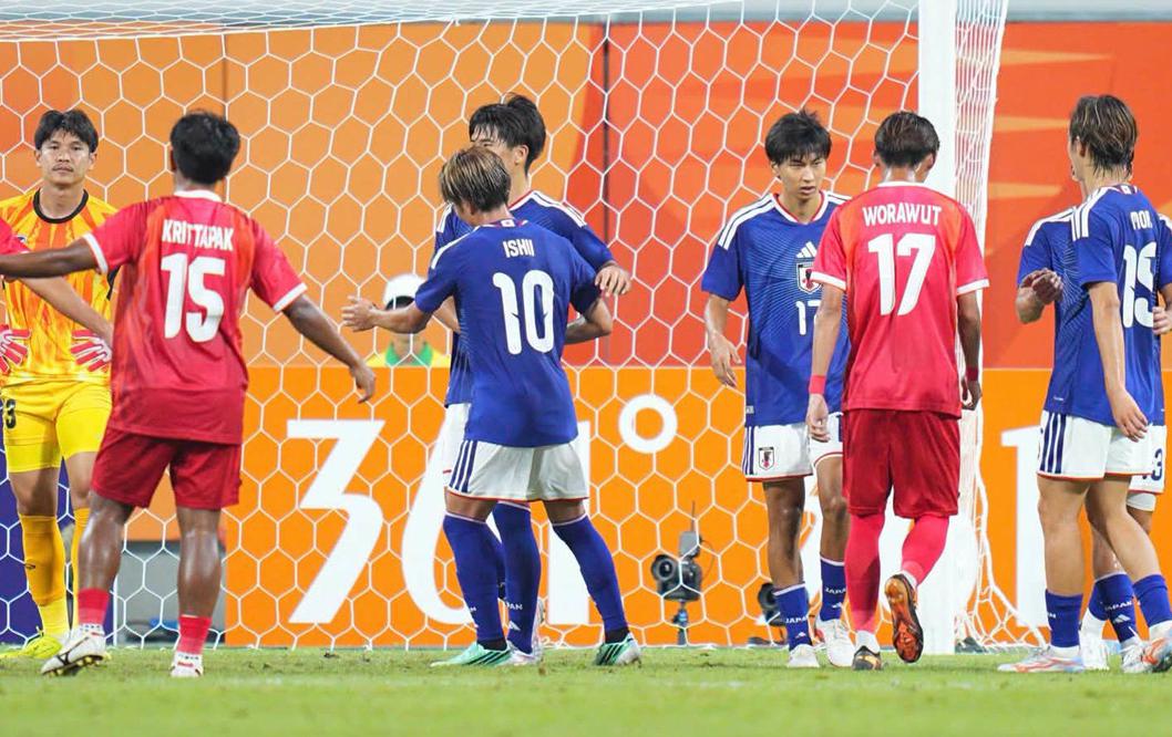 U23 Nhật Bản đi tiếp với ng&ocirc;i nhất bảng A sau 3 trận to&agrave;n thắng. Ảnh: Changsuek