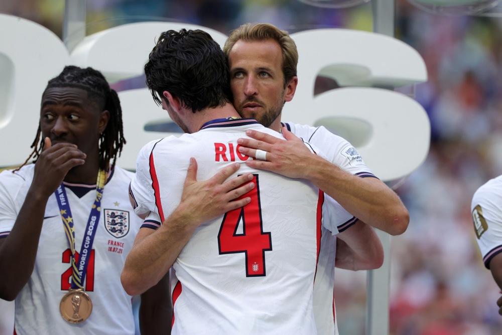 Ảnh bài viết Harry Kane bảo vệ Declan Rice sau quyết định rút khỏi tuyển Anh
