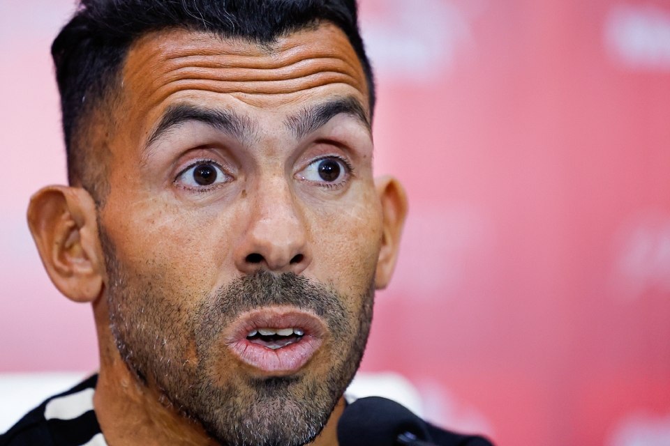 Ảnh bài viết Tấm vé đổi đời cho cả gia tộc của Oscar và Tevez