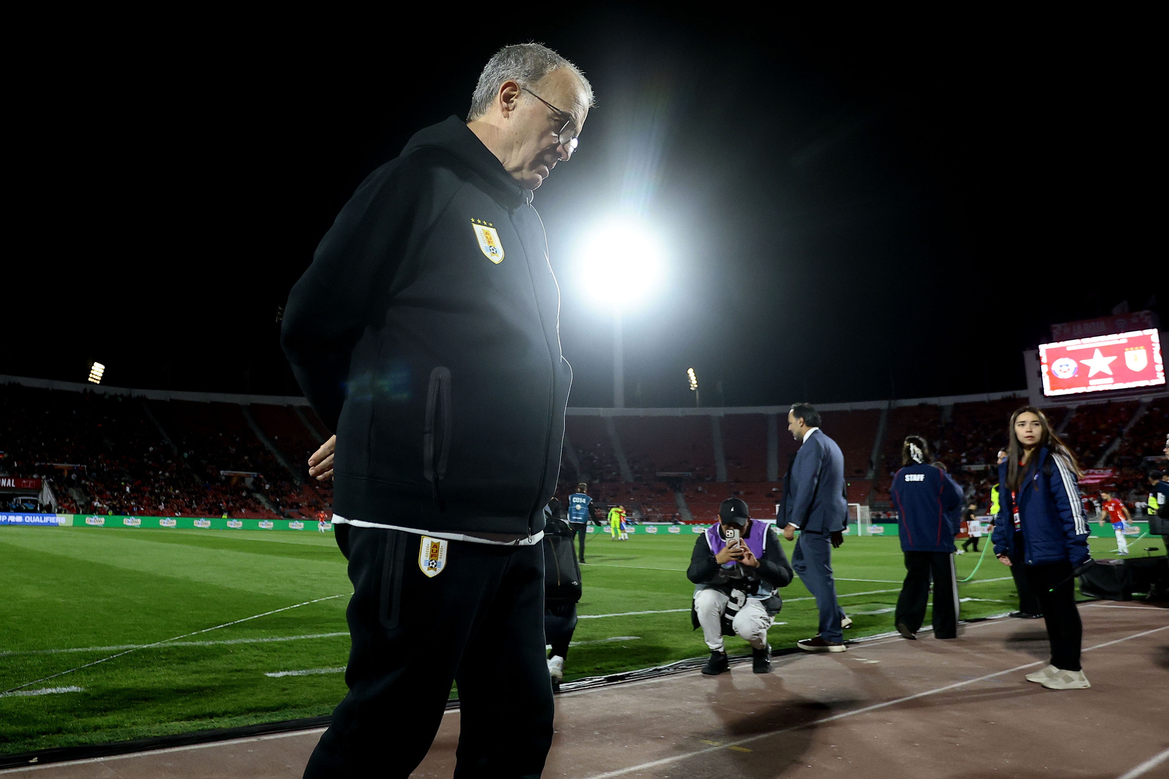 Bielsa theo đuổi b&oacute;ng đ&aacute; tấn c&ocirc;ng bằng niềm tin tuyệt đối. (Ảnh: EPA Images)