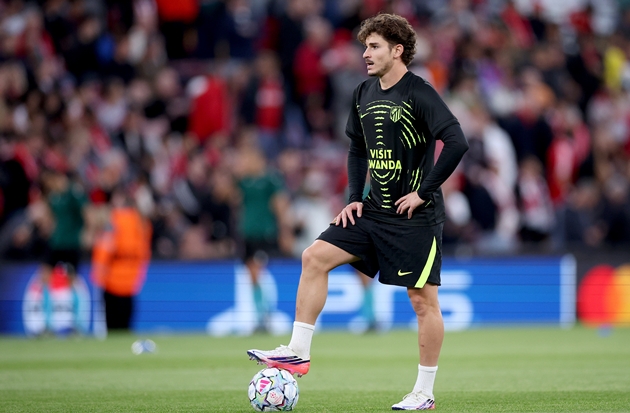Ảnh bài viết Barca bỏ cuộc, Arsenal đại chiến PSG vụ Julian Alvarez