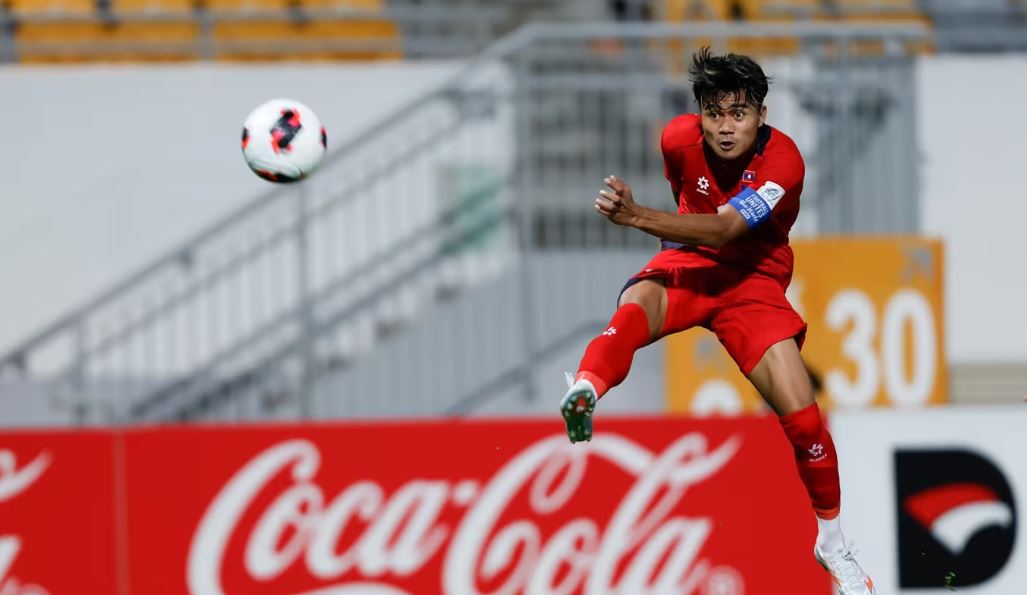 Bounphachan Bounkong ghi b&agrave;n đầu ti&ecirc;n trong lịch sử FIFA ASEAN Cup. Ảnh: FIFA.