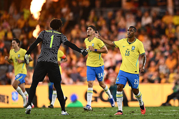 Ảnh bài viết Rayan ghi bàn phút cuối, Brazil hú vía cầm hòa Australia