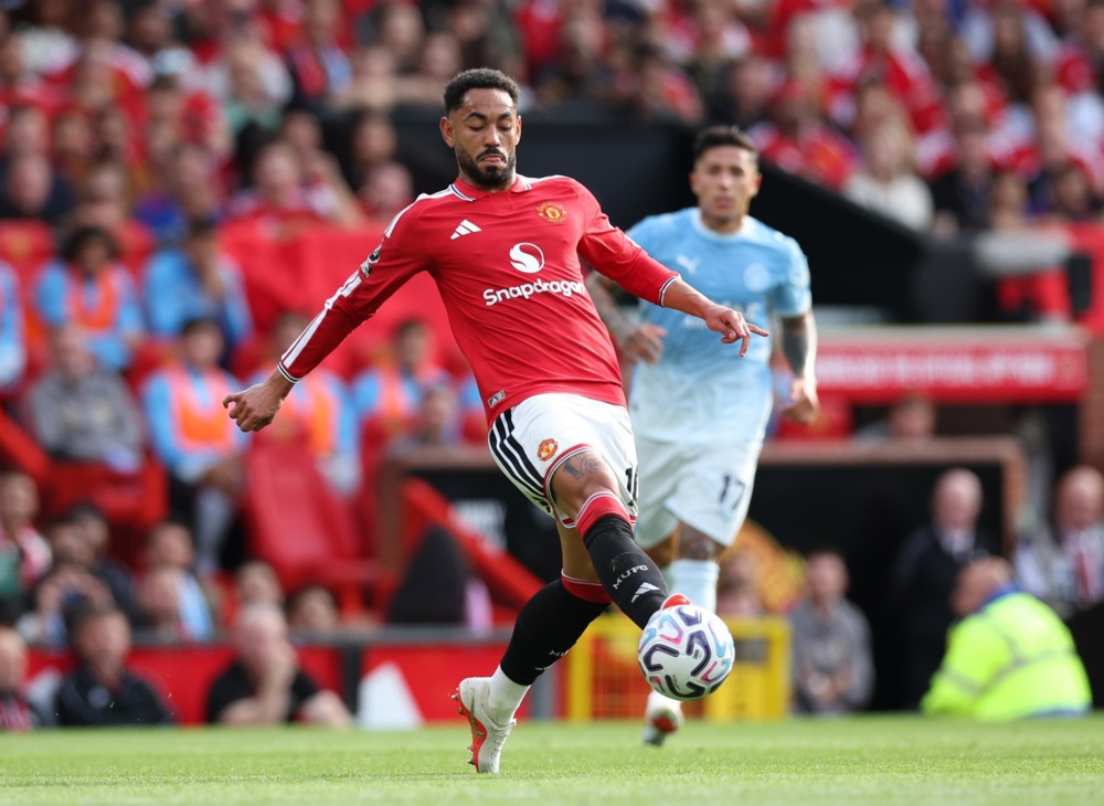 Ảnh bài viết Fan MU hả hê, đòi trả lại cúp cho Solskjaer sau khi Man City bị kết tội