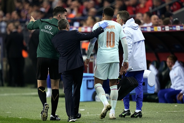 Ảnh bài viết Mbappe dự kiến rời tuyển Pháp sau chấn thương đầu gối