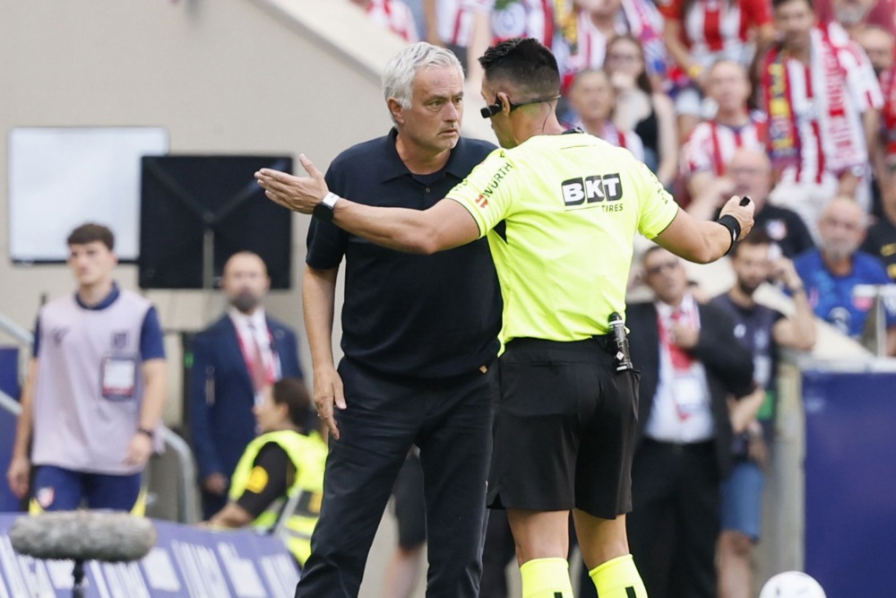 Ảnh bài viết Baena lên tiếng mỉa mai Mourinho